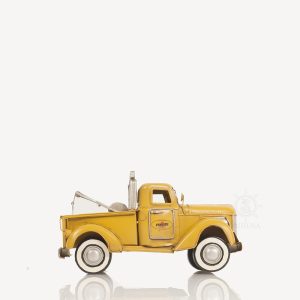 c1926 Pennzoil Tow Truck Yellow Model Sculpture