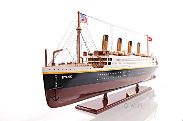 11" Black and Red 1912 RMS Titanic Medium Boat Hand Painted Decorative Boat - Image 3